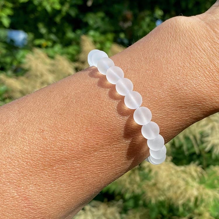 Kristallpunkten Bergkristall Frostad 8mm pärlor Armband