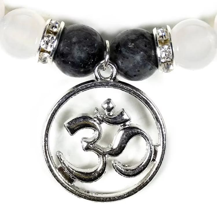 Kristallpunkten Labradorit, Agat Vit (Aum) 8mm pärlor Armband