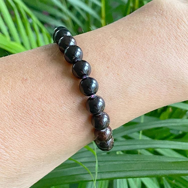 Kristallpunkten Granat 9mm pärlor Armband