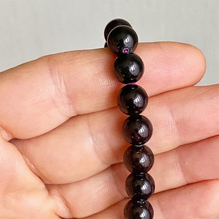Kristallpunkten Granat 9mm pärlor Armband