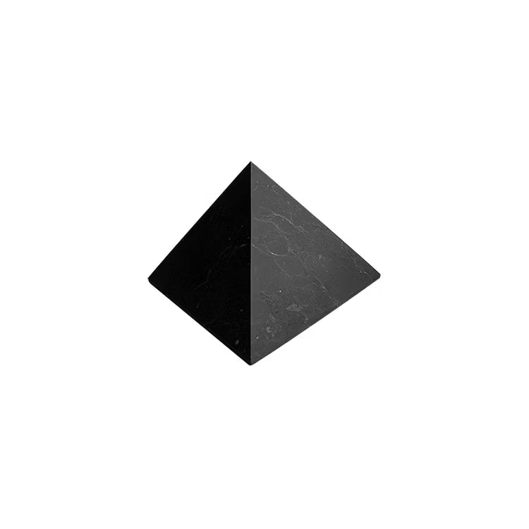 Kristallpunkten Shungit Pyramid M opolerad 5cm