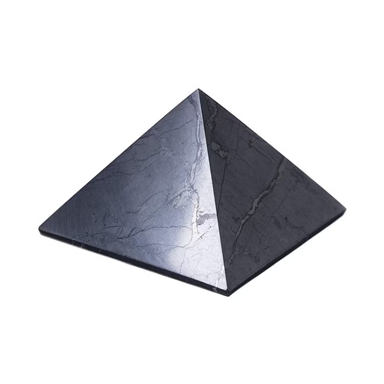 Kristallpunkten Shungit Pyramid XL polerad 10cm
