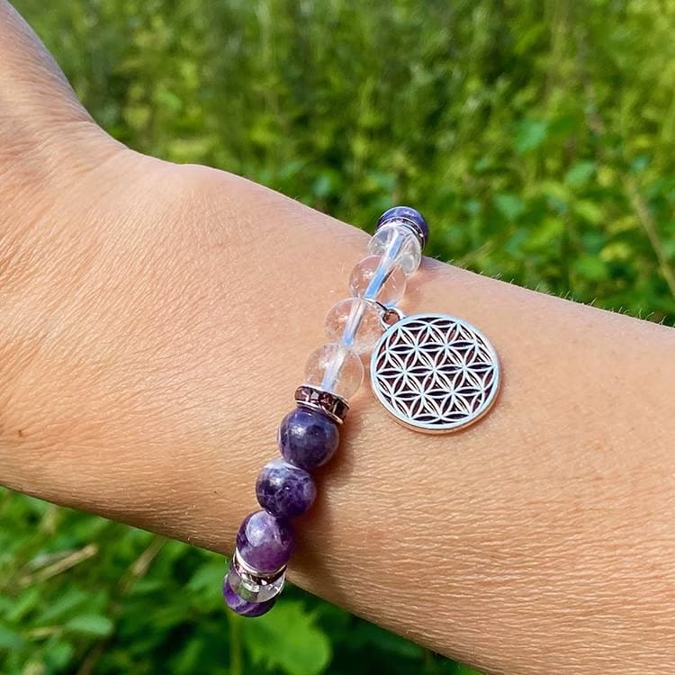 Kristallpunkten Bergkristall, Ametist (Livets Blomma) 8mm pärlor Armband