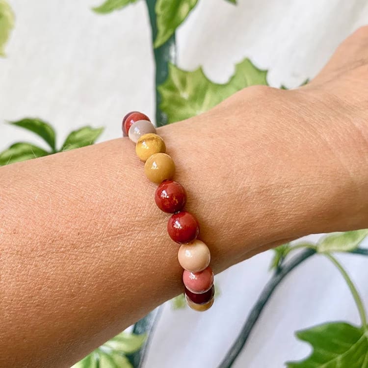 Kristallpunkten Mookaite armband 8 mm pärlor