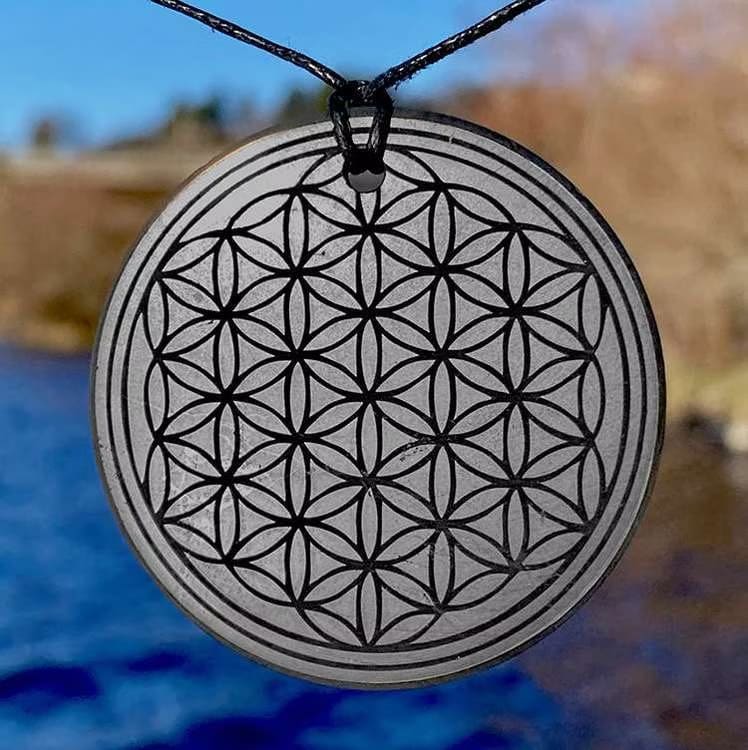 Kristallpunkten Shungit Amulett Flower of Life 5cm