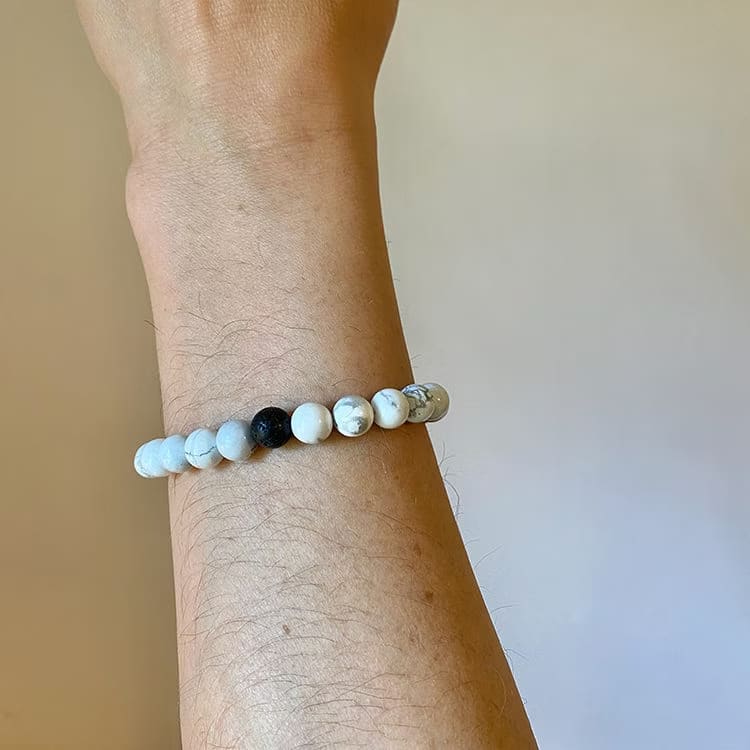 Kristallpunkten Howlit Vit, Lavasten, Bergkristall 8mm pärlor Armband 'Större Handled'