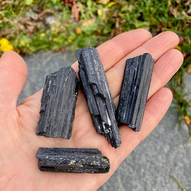 Kristallpunkten Turmalin Svart Råsten 100gr